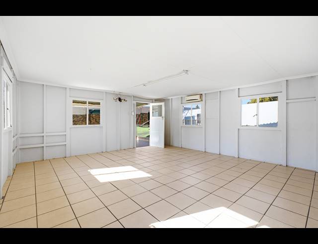 4 BEDROOM HOUSE FOR SALE IN LONEHILL